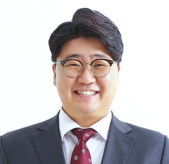 최근 국무총리 표창을 수상한 양현상 주무관. 그는 세종시교육청 공보맨으로 불린다.