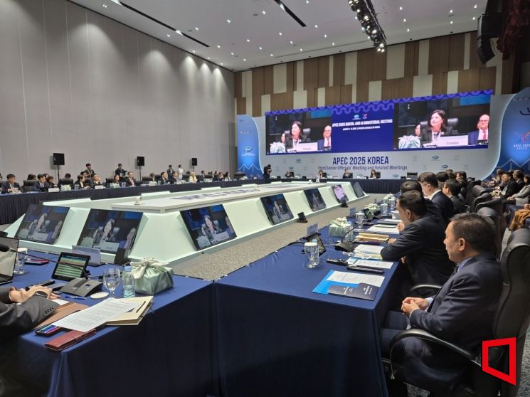 배경훈 장관 "모두의 AI로"…송도서 첫 APEC 디지털·AI 장관회의