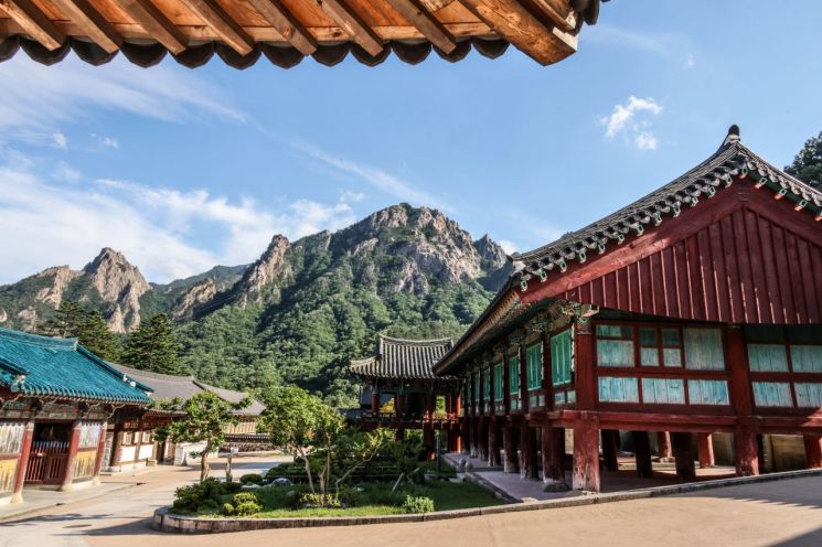 신흥사 전경. 대한불교조계종사회복지재단