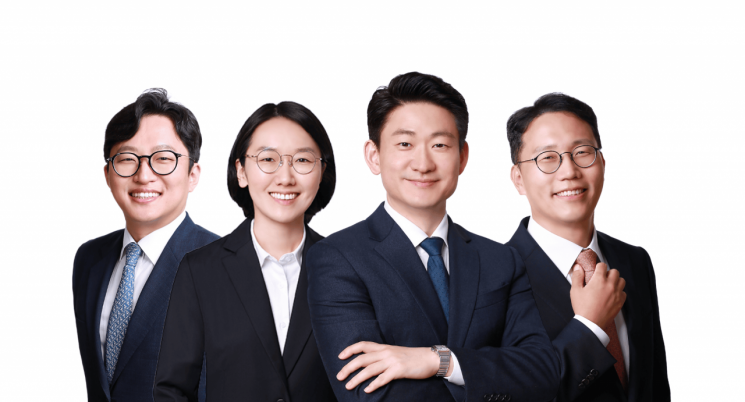 왼쪽부터 법무법인 원 인플루언서 지원 센터의 오지헌·강서영·임창국(센터장)·구창훈 변호사. 법무법인 원