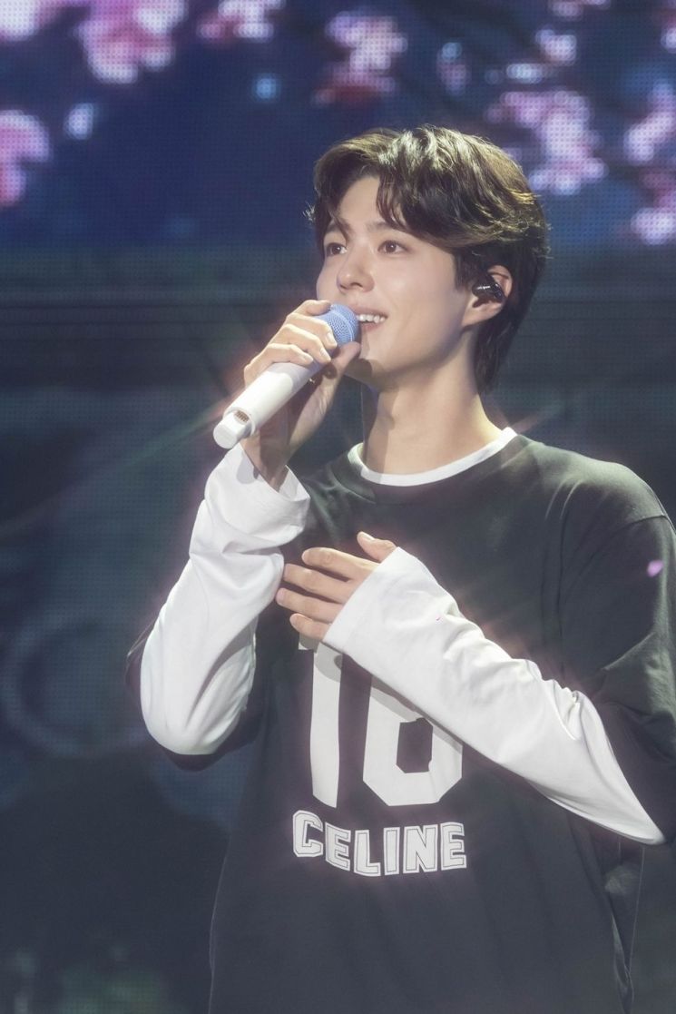 박보검, 14주년 서울 팬미팅 6000명 관객 동원