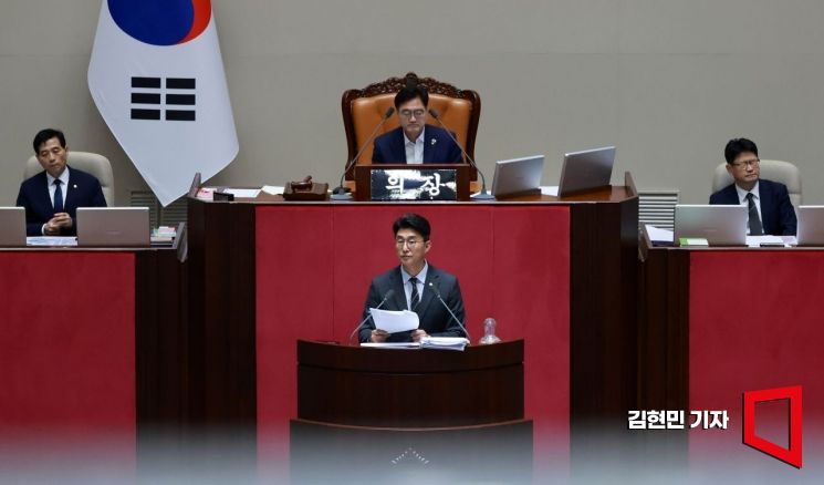 [포토] 필리버스터 이틀째, 발언하는 노종면 의원