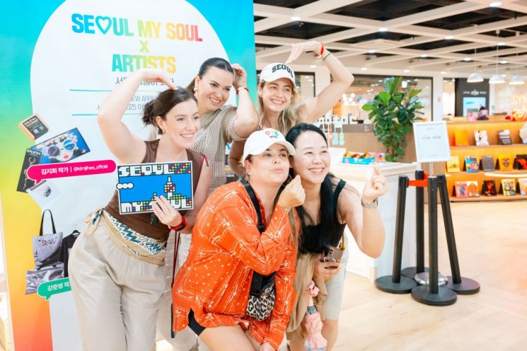 K아티스트 3인과 함께 한 '아트콜라보 굿즈' 어디서 팔지?