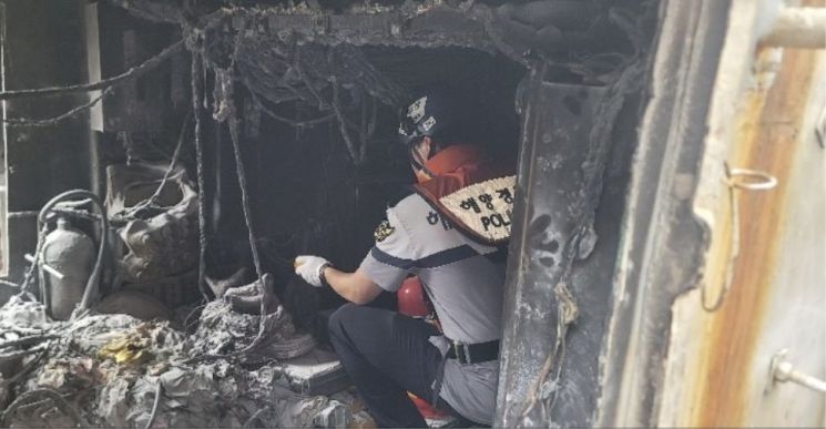 "출항 28분 만에 불길"…완도 앞바다서 어선 화재