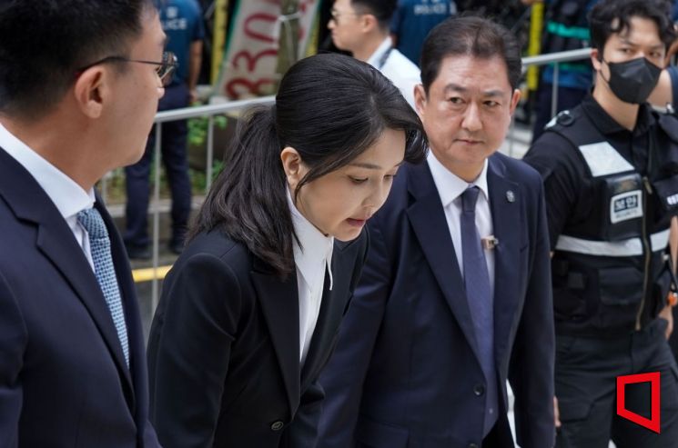 특검 출석하는 김건희 여사