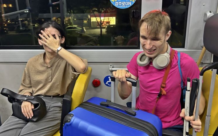 Gyeongju Bus 51 Driver Kim Suchan's Heartwarming Journey with Visually Impaired Foreign Passenger