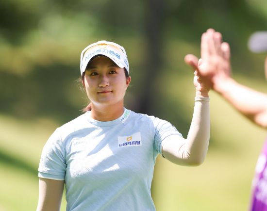 김시현은 시즌 초반 정규 투어 적응에 어려움을 겪다가 6월부터 반전 드라마를 쓰고 있다. 사진제공=KLPGA