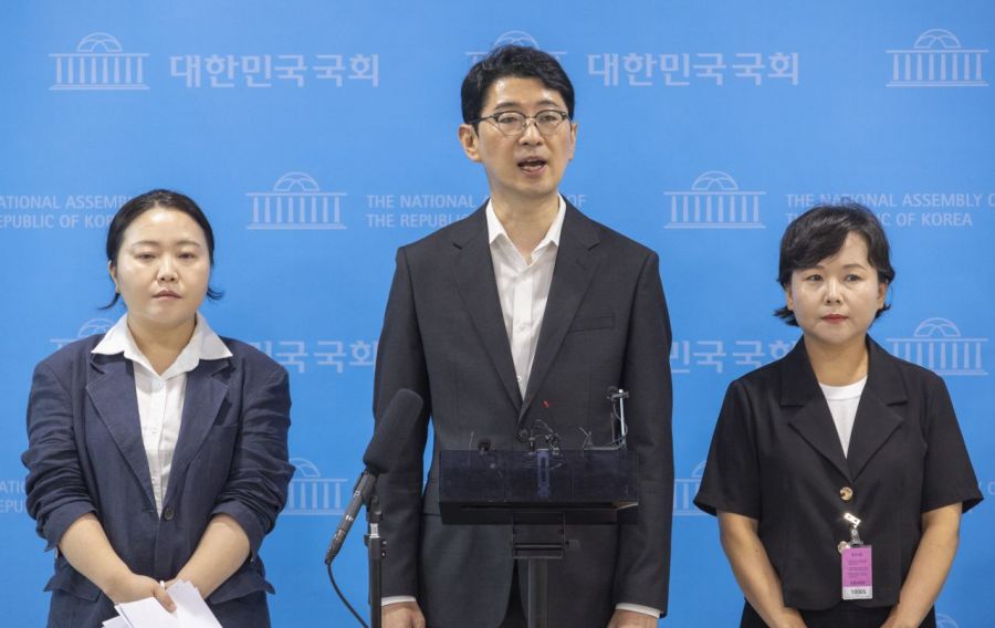 국민의힘 주진우 의원이 7일 국회 소통관에서 열린 '이춘석 특검법' 발의 기자회견을 마친 뒤 취재진 질문에 답하고 있다. 2025.8.7 연합뉴스