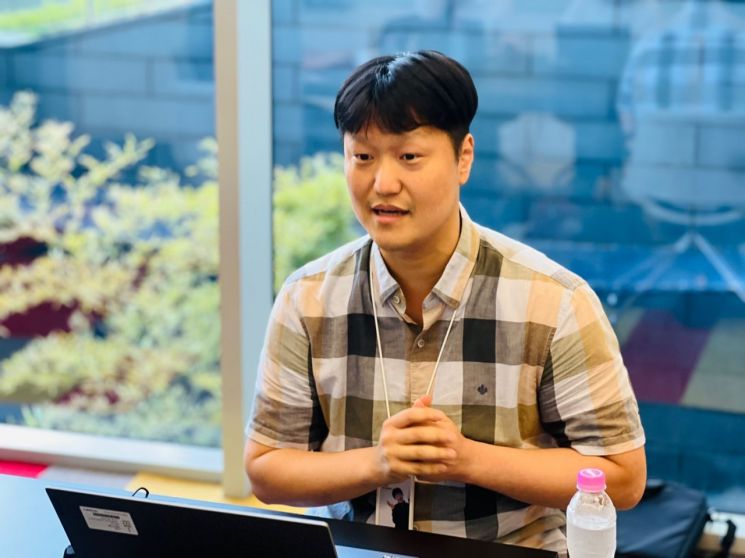 김건수 NC AI 에이전틱AI랩 실장이 7일 경기 성남시 엔씨소프트 본사에서 '독자 AI 파운데이션 모델' 개발 관련 인터뷰를 하고 있다. NC AI 제공