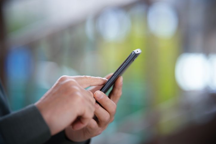 대통령이 내 휴대폰을 검열한다고?…'국가 메신저' 안 깔면 푸틴에게 처벌받는다