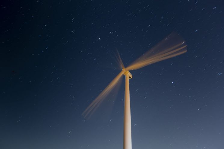 영광군이 지역 관광자원들을 풍력 등 신재생에너지와 연계하는 방안을 적극 추진 중이다. 영광군 제공