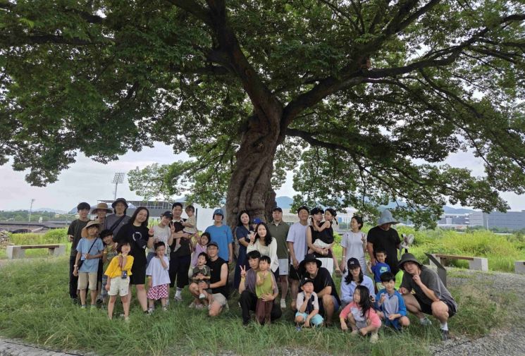 렛츠런파크 부산경남, 해군 기지사령부 가족 초청… 광복절 앞두고 감사의 시간