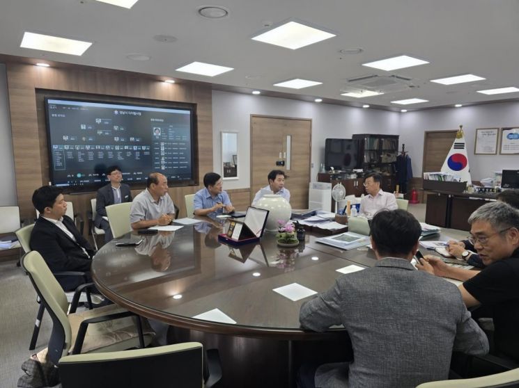 신상진 시장 "서울공항 고도제한 완화 만족 못해…실질적 개선 추진"