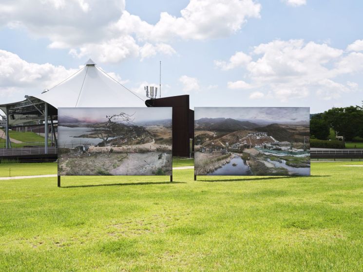 파주 임진각 평화누리 잔디밭에 전시된 작품. 경기도