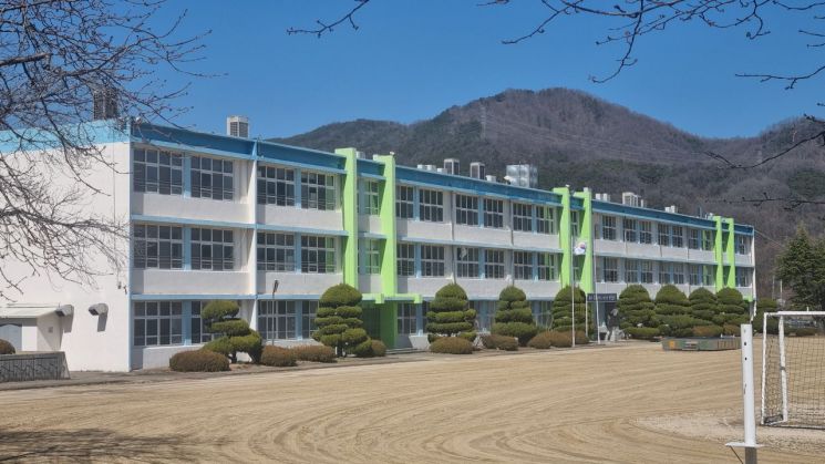 경북지역에서 방치돼있는 폐교