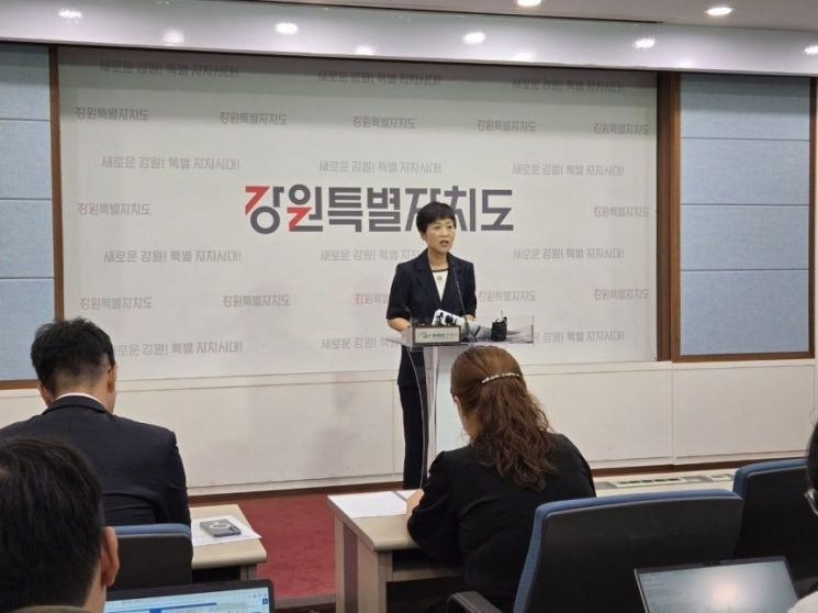 정영미 도 복지보건국장, 기자회견 연합뉴스