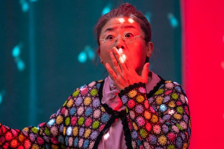 부산영화제 올해의 배우상 심사위원에 배우 이정은·유태오