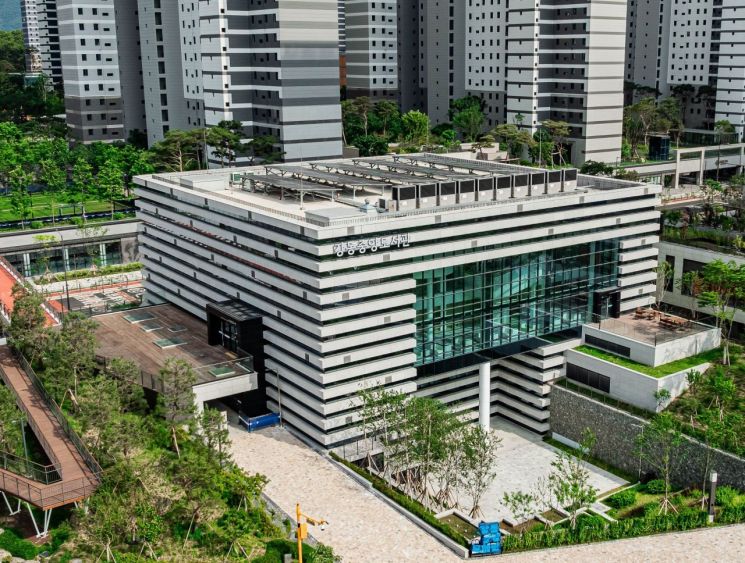 12만권 장서 갖춘 ‘강동중앙도서관’ 16일부터 시범운영