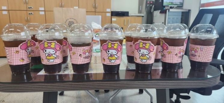 "부모님 전통시장 화재 진압에 감사"…세종 고교생, 소비쿠폰으로 소방관에 커피 기부