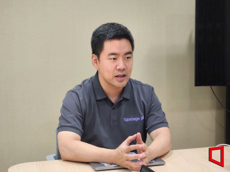 권순일 업스테이지 부사장은 "회사 창업 당시 미션이 'AI를 널리 이롭게 만들자(Making AI beneficial)'였다"며 "이번 독자 AI 파운데이션 모델 개발 프로젝트를 통해 사업화·제품화를 넘어 공익 측면에서 그런 도전을 해볼 기회가 생긴 것"이라고 말했다. 사진=박유진 기자""라고 말했다. 사진=박유진 기자
