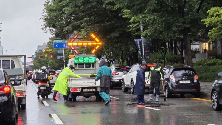 도로응급보수 진행 중인 마두동 720번지. 고양특례시 제공