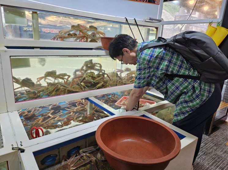 영덕군, 현장 점검으로 여름철 수산물 안전관리 강화