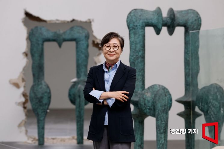[인터뷰]국현엔 '예술·지성·재미'가 있다...김성희 관장 "제2의 '론 뮤익'展 또 나올 것"
