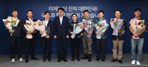 국정위, '두달 여정' 마무리…이한주 위원장 "정권재창출로 이어지길"