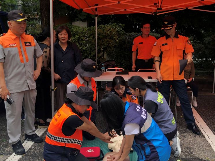 서초구, 소방서·경찰서 등과 노후 아파트 화재 대응 운영 훈련