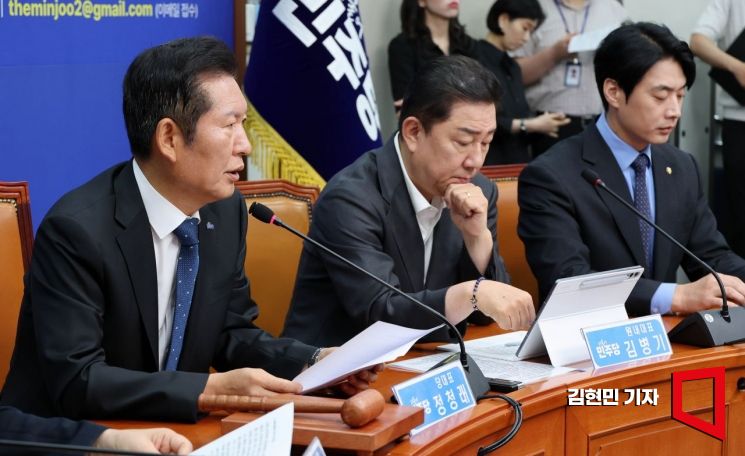 정청래 더불어민주당 대표가 18일 국회에서 열린 최고위원회의에서 발언하고 있다. 2025.8.18 김현민 기자