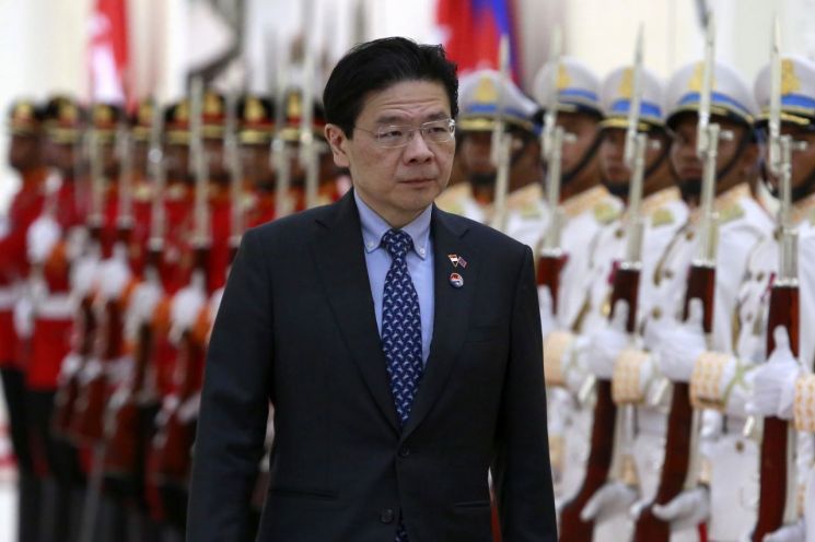 싱가포르 로렌스 웡 "앞으로 나아가지 않으면 퇴보"