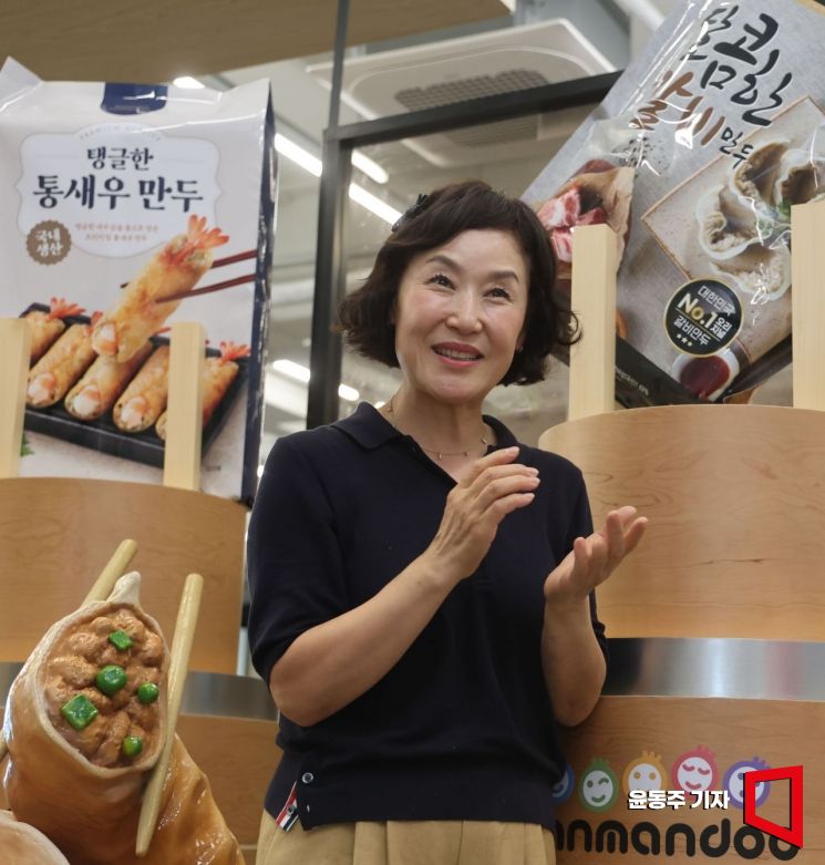 남미경 한만두식품 대표가 경기도 양주시 한만두식품 본사에서 아시아경제와 인터뷰를 하고 있다. 윤동주 기자