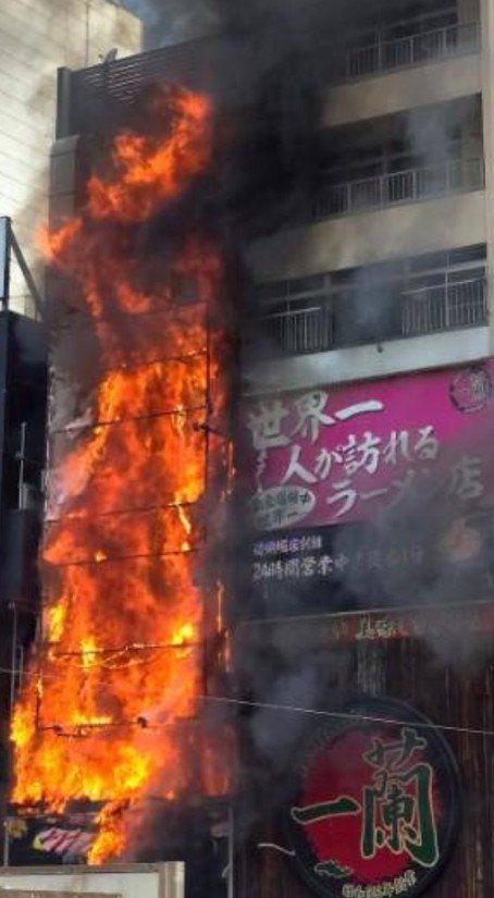 오사카 도톤보리에서 대형 화재가 발생했다. 엑스(X·옛 트위터) 캡처