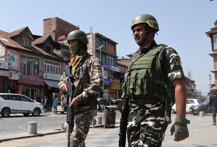 트럼프 관세로 다시 만난 중국과 인도…잊혀진 국경 충돌