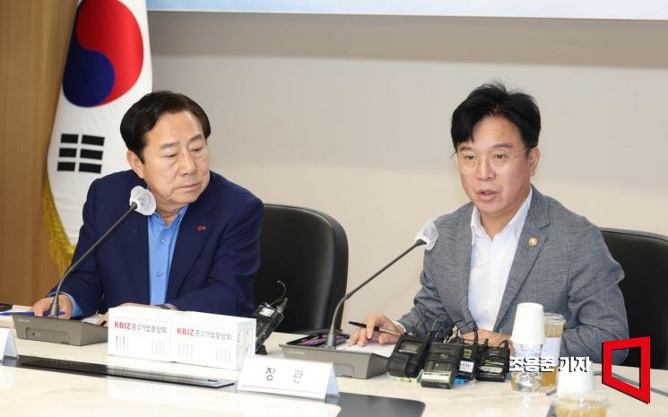 노란봉투법 저지 위해 고용부 장관 만난 중소기업계…입장 차 팽팽