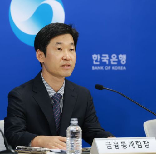 김민수 한국은행 경제통계1국 금융통계팀장이 19일 오전 서울 중구 한국은행에서 2025년 2/4분기 가계신용(잠정)의 주요 특징을 설명하고 있다. 한은 제공