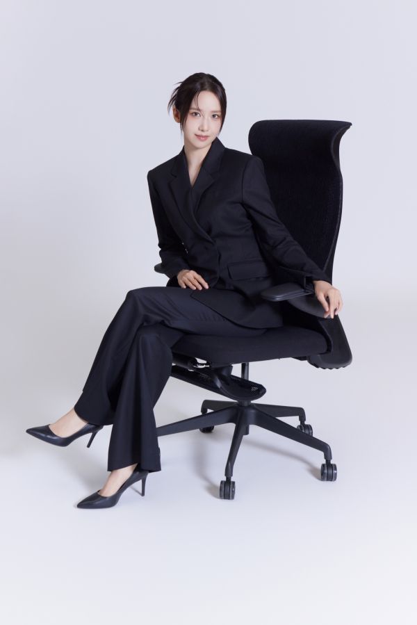 브랜드 모델 임윤아가 함께한 '리올랙스 멀티 체어' 신규 광고
