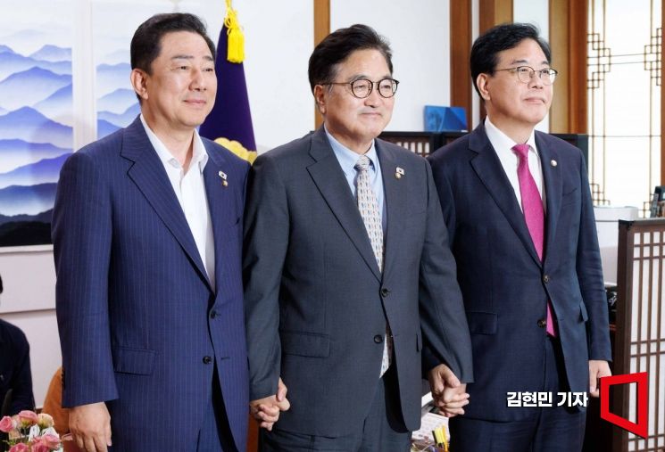 [포토] 본회의 일정 합의 위해 만난 여야 원내대표