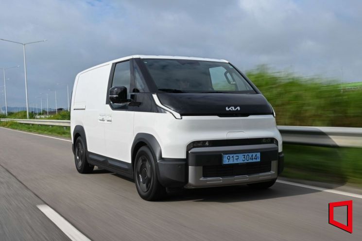 기아, EV5·PV5 앞세워 유럽 전기차 시장 공략[IAA 2025]