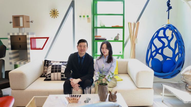 살롱 콘서트의 현대적 재현…명품 가구로 꾸민 무대에서 클래식 연주를