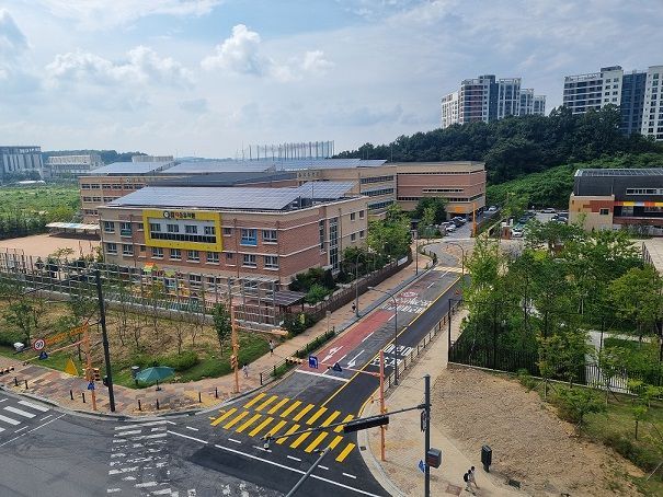 파주운정3지구 다율초·중학교 승하차 정차공간 완공(개선 후 모습). 파주시 제공