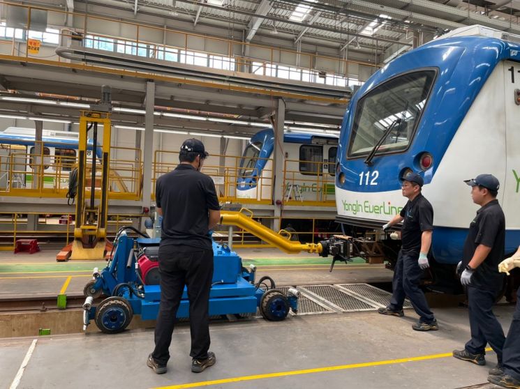 용인시 "용인경전철 자동운전 위한 통신장치 국산화 성공"