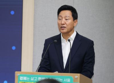 오세훈 서울시장이 20일 서울 중구 서울시청 브리핑룸에서 '규제혁신 365 프로젝트' 관련 기자설명회를 하고 있다. 2025.8.20 조용준 기자