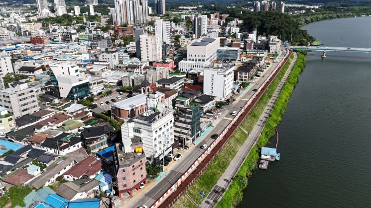 전진선 군수 "남한강 특화거리 조성…전국 명소로 도약시킬 것"