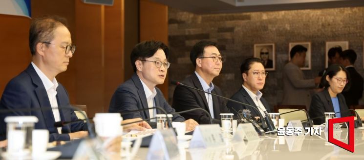 석유화학 구조개편 첫 관문 넘었다…16개사 사업재편안 모두 제출