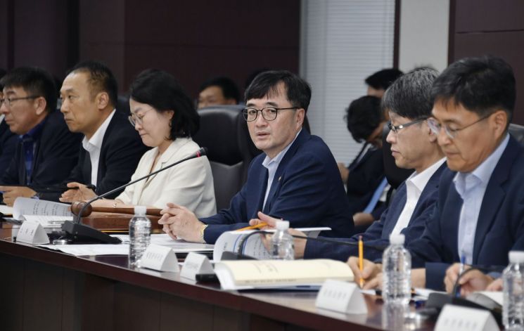 임기근 기획재정부 차관이 20일 오후 서울 종로구 한국무역보험공사에서 열린 '제8차 재정사업평가위원회'에서 모두발언을 하고 있다.(출처:기획재정부)