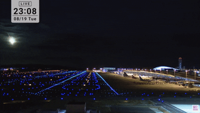 일본 간사이 공항 카메라에 밝게 빛나는 별똥별이 포착됐다. 사회관계망서비스(SNS)