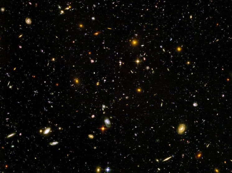 '허블 울트라 딥 필드'의 일부. NASA