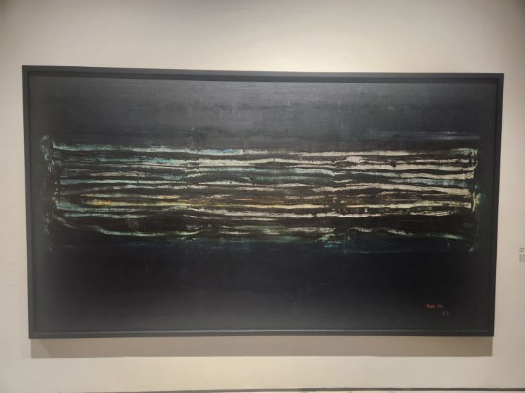 김창열 '제사'(1964), 거친 질감의 앵포르멜 화풍이 드러난다. 서믿음 기자