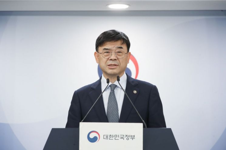 '외국인 토지거래허가구역' 추가 지정 방안을 발표하고 있는 이상경 국토부 차관. 국토부.